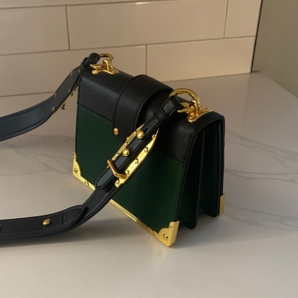Fashion Elegant Black and Green Crossbody Bag - Picture 2 of 4